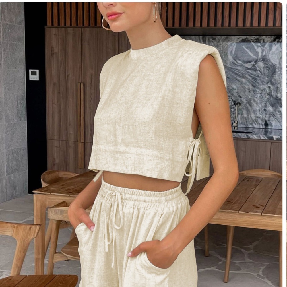 NWOT Commense Linen Crop Top in Cream